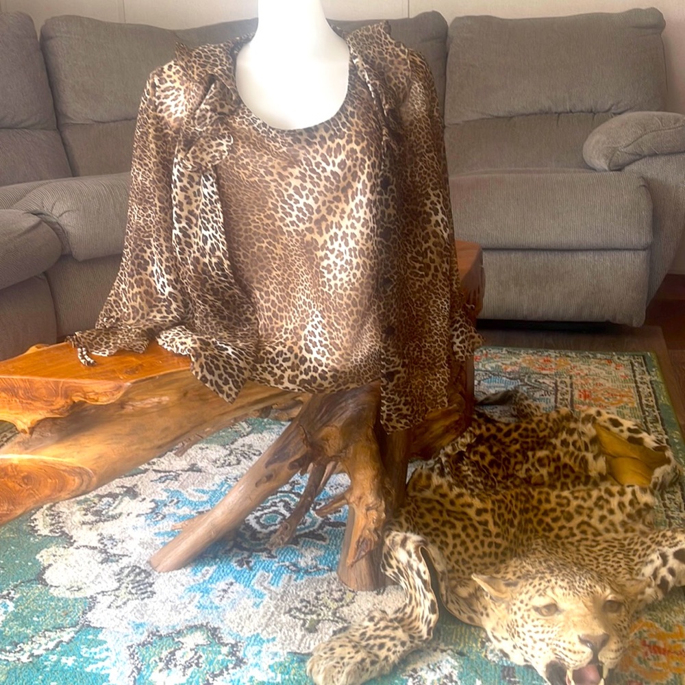 🎉 Vintage 1990’s Miss Dorby 2-piece padded shoulders leopard georgette blouse